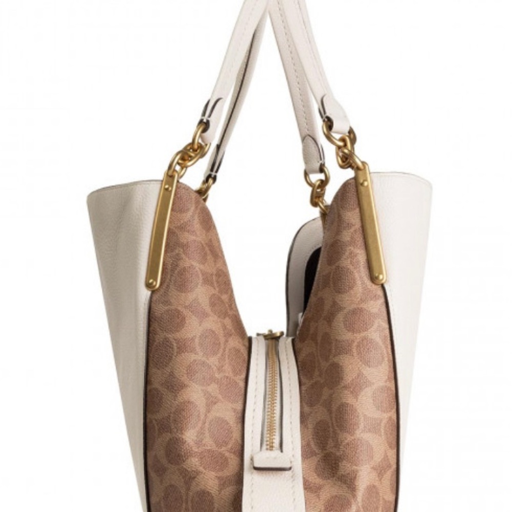 Coach Dalton 31 Signature Bag